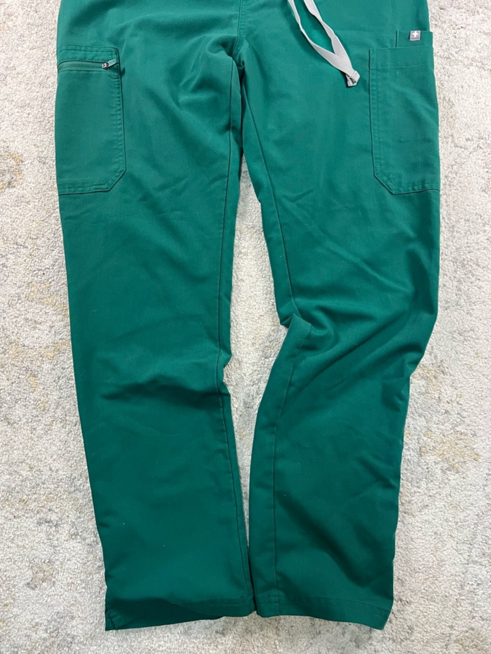 FIGS Casma & Yola Scrub Set Hunter Green Size M Women's EUC - Picture 8 of 11